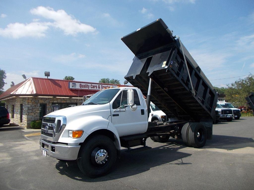 2006 Ford Super Duty F-750 Base Trim - 12288182 - 8