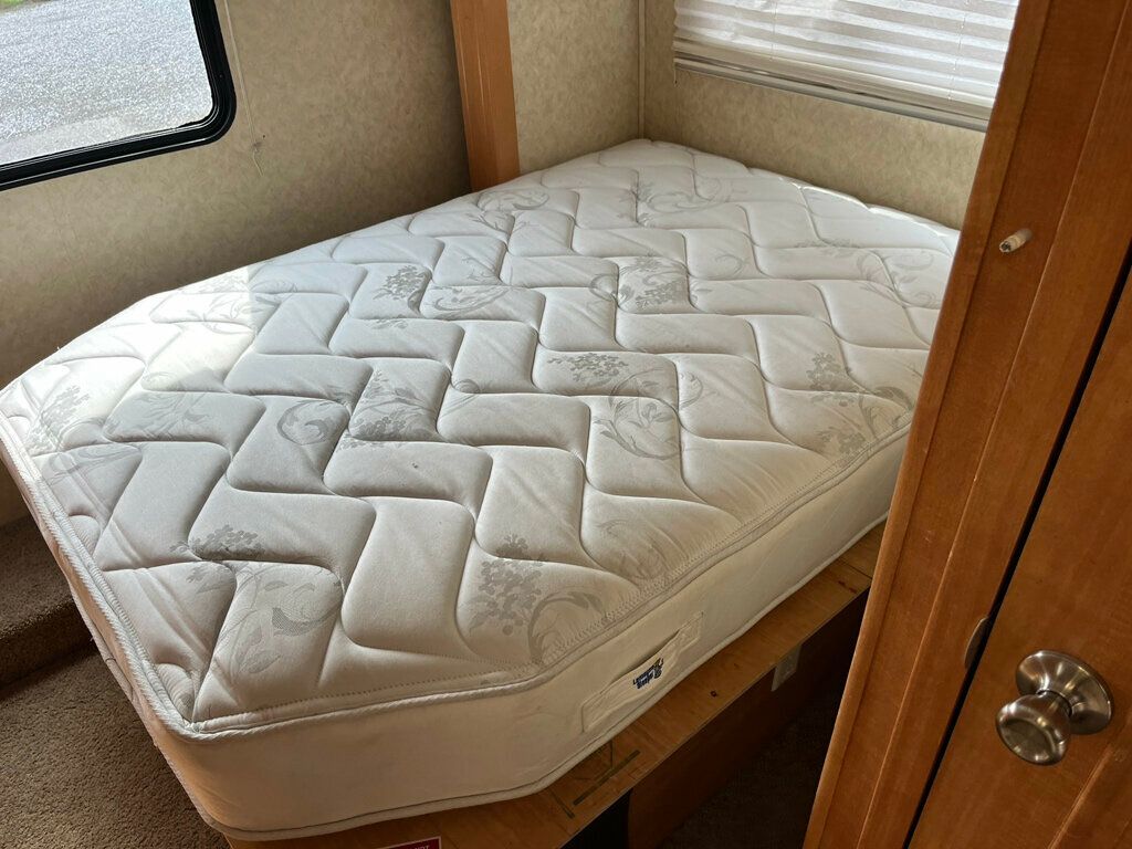 2006 Forest River Motorhome Lexington GTS 283 - 23002180 - 32