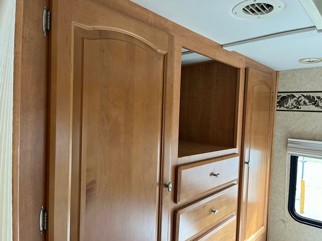 2006 Forest River Motorhome Lexington GTS 283 - 23002180 - 35