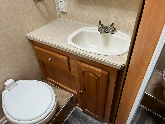 2006 Forest River Motorhome Lexington GTS 283 - 23002180 - 40