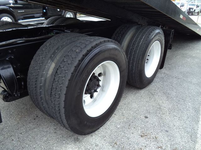 2006 Freightliner Business Class M2 106 w/ Ledwell 28ft Industrial Roll-Off 15 Ton Tandem Axle - 23038217 - 17