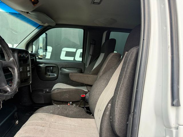 2006 GMC C4500 Crew Cab Flatbed With Gooseneck Hitch  - 22954539 - 5