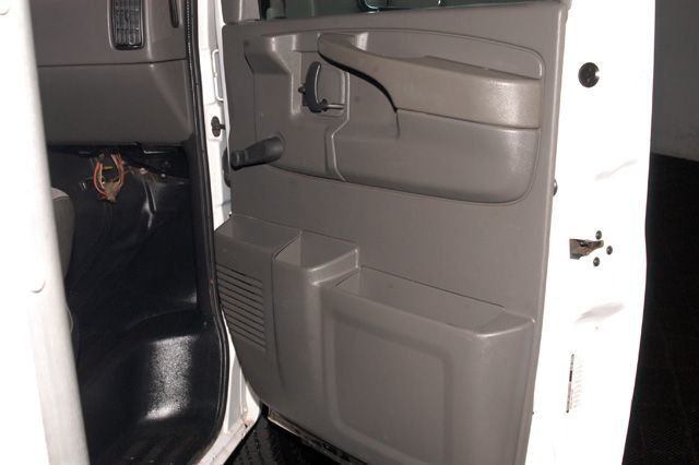 2006 GMC Savana Cutaway 12' ENCLOSED KUV UTILITY BODY - 14045264 - 13