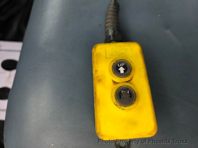 2006 HINO 268A Regular Cab Long Chassis DRW - 21813731 - 11