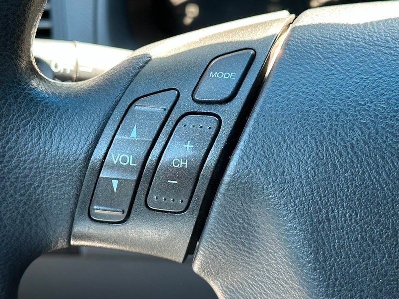 2006 Honda Accord Sedan LX V6 Automatic - 22898487 - 26