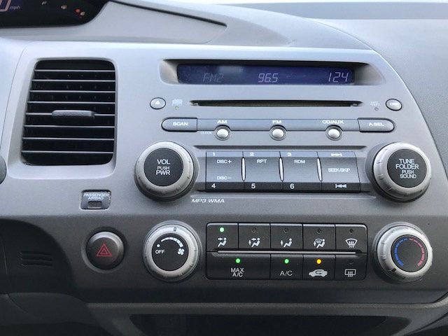 2006 Honda Civic Sedan LX Automatic - 18163459 - 9