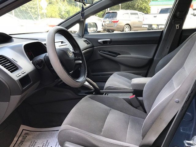 2006 Honda Civic Sedan LX Automatic - 18163459 - 11
