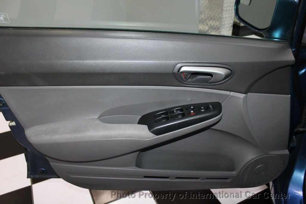 2006 Honda Civic Sedan LX Automatic - 22934003 - 10
