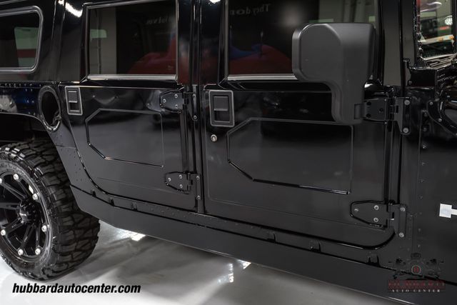 2006 HUMMER H1 Rare and hard to find black Alpha wagon - 9419362 - 23