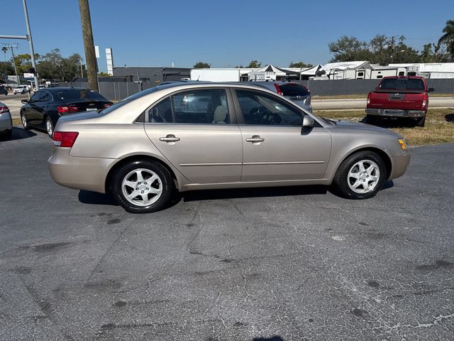 2006 Hyundai Sonata 4dr Sedan GLS I4 Automatic - 22945765 - 7