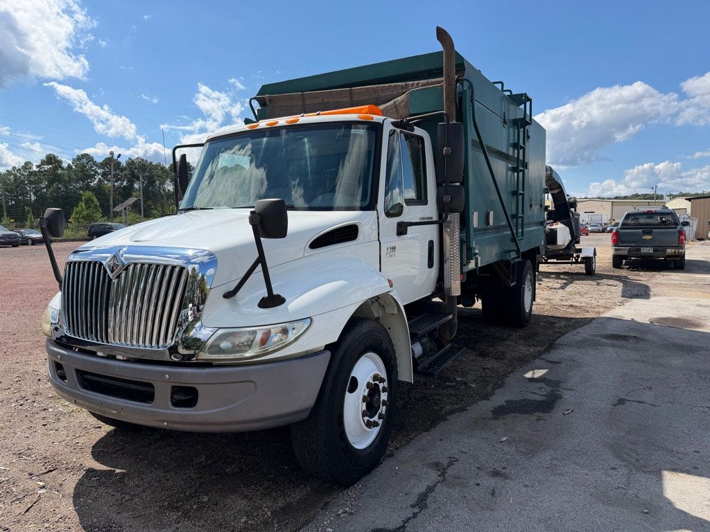 2006 International 4300 DuraStar 4300 photo 2