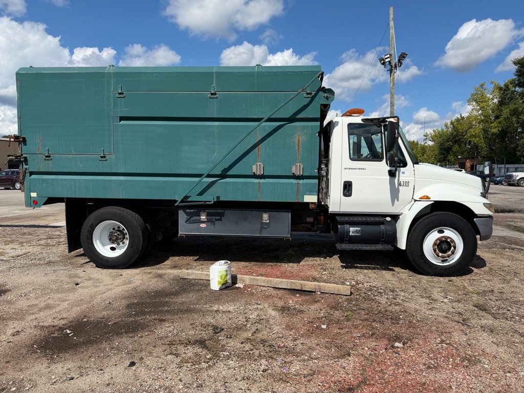 2006 International 4300 DuraStar 4300 photo 4