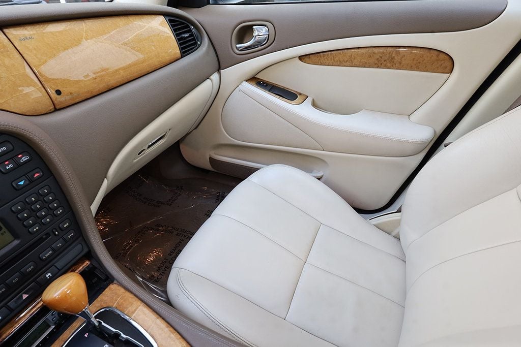 2006 Jaguar S-Type 4dr Sedan 3.0 - 22991968 - 36