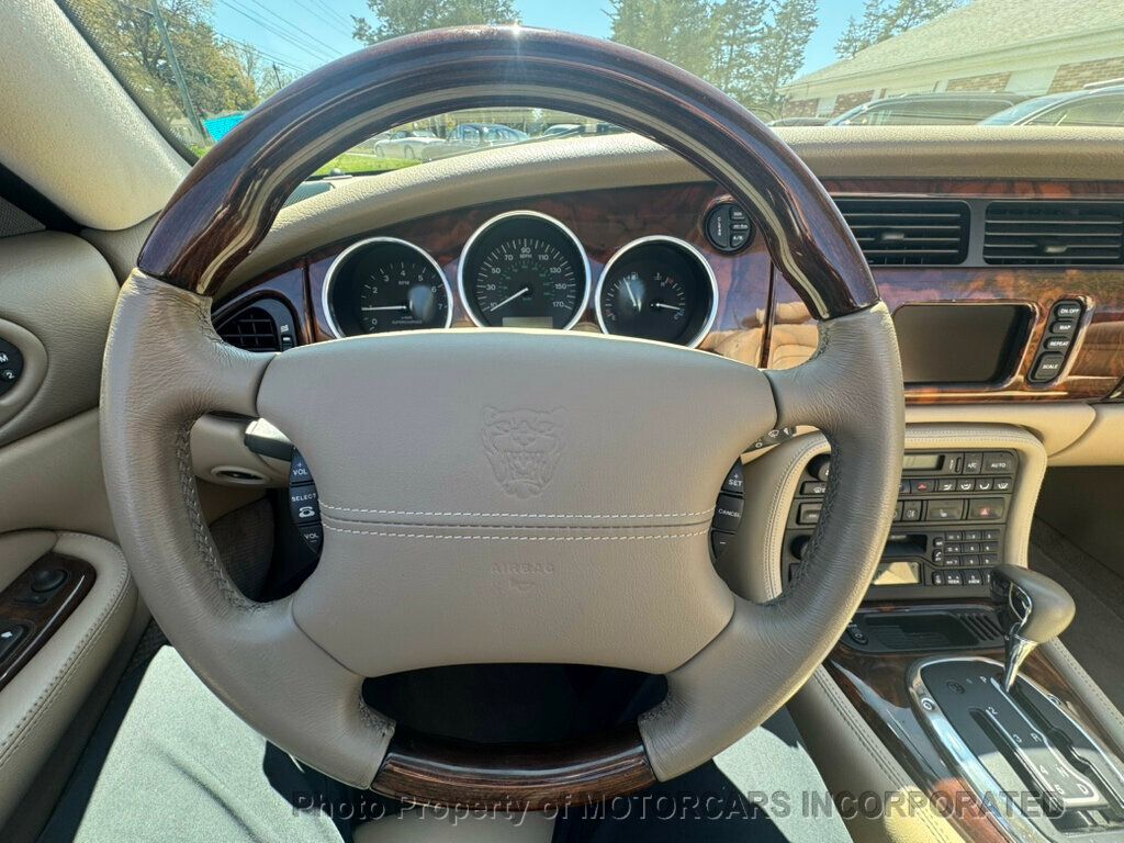 2006 Jaguar XK8 2dr Convertible XKR - 23018712 - 17