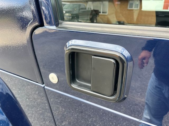 2006 Jeep Wrangler Final Year LJ 2 door Unlimited Hard top 4.0L 4x4 - 23005238 - 32