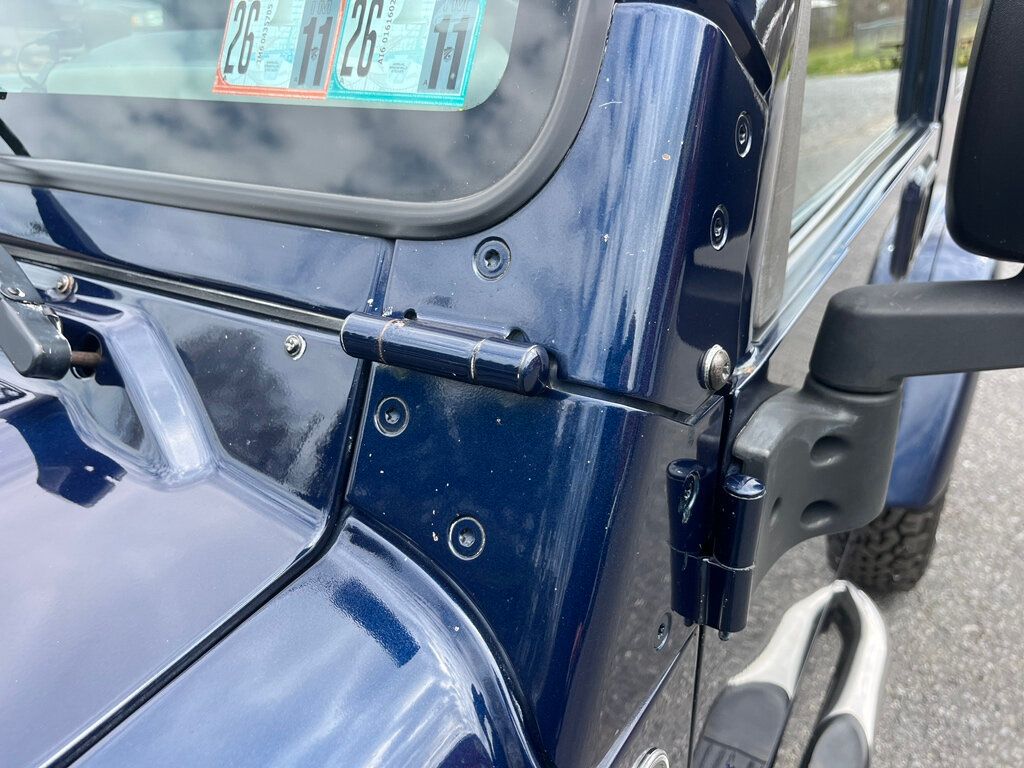 2006 Jeep Wrangler Final Year LJ 2 door Unlimited Hard top 4.0L 4x4 - 23005238 - 36