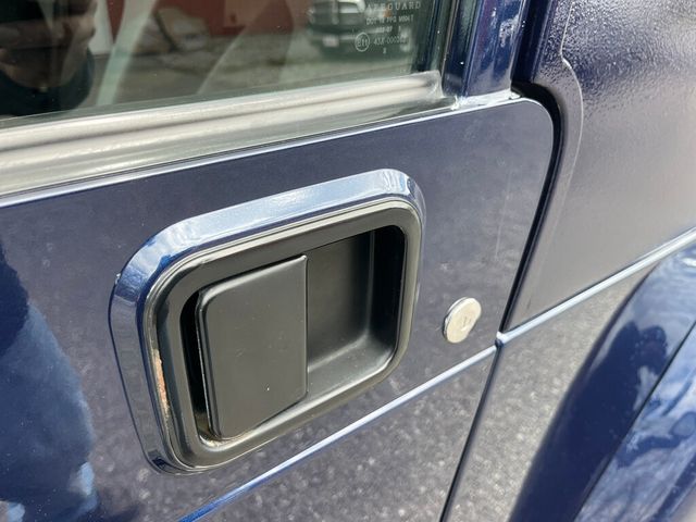 2006 Jeep Wrangler Final Year LJ 2 door Unlimited Hard top 4.0L 4x4 - 23005238 - 37