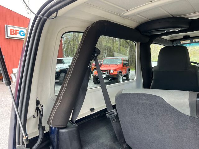 2006 Jeep Wrangler Final Year LJ 2 door Unlimited Hard top 4.0L 4x4 - 23005238 - 56