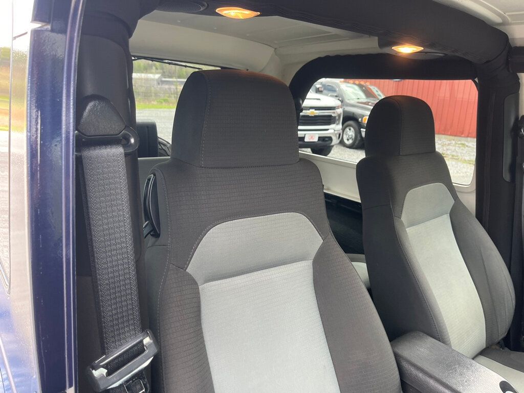 2006 Jeep Wrangler Final Year LJ 2 door Unlimited Hard top 4.0L 4x4 - 23005238 - 62