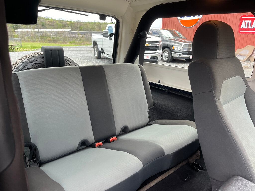 2006 Jeep Wrangler Final Year LJ 2 door Unlimited Hard top 4.0L 4x4 - 23005238 - 64