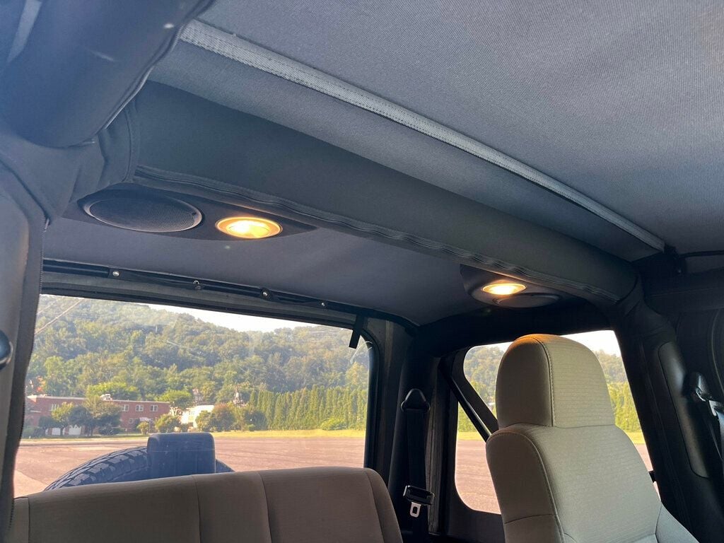 2006 Jeep Wrangler TJ photo 36