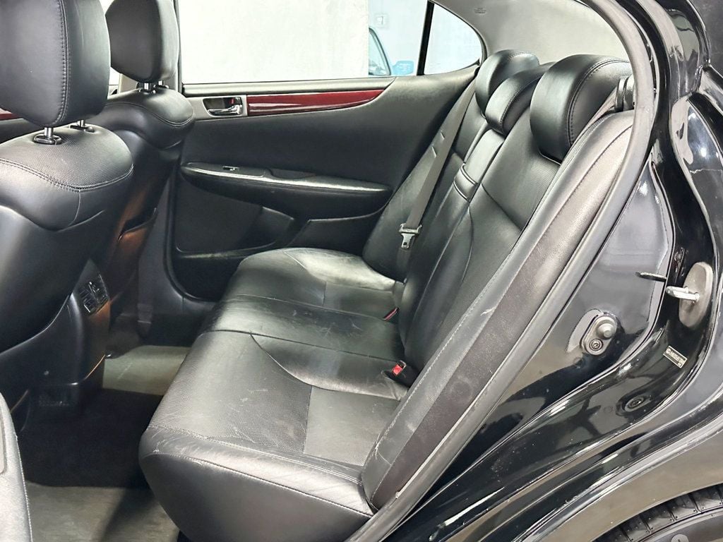 2006 Lexus ES 330 4dr Sedan - 23037049 - 17