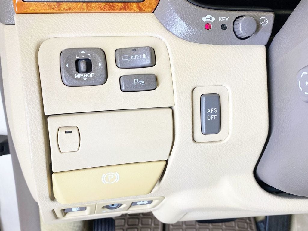 2006 Lexus LS 430 4dr Sedan - 22909741 - 19