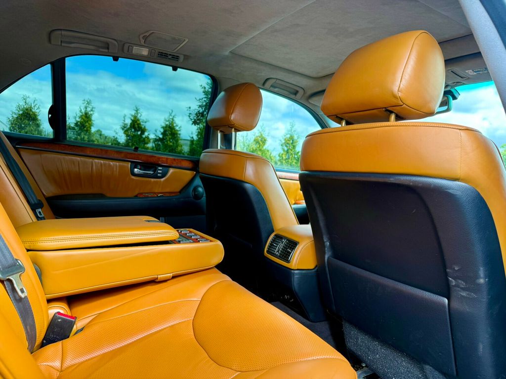 2006 Lexus LS 430 photo 13