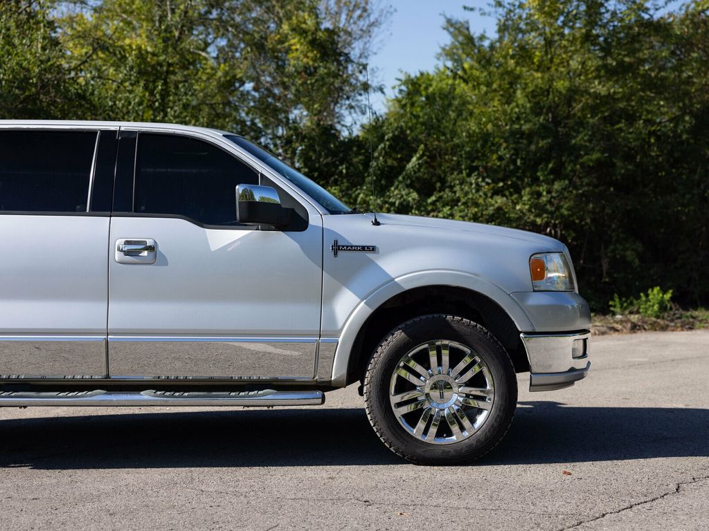 2006 Lincoln Mark LT Rare MARK LT, 4WD, Chrome Package - 22923282 - 10