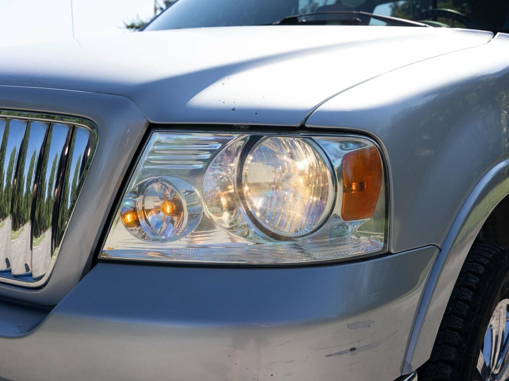 2006 Lincoln Mark LT Rare MARK LT, 4WD, Chrome Package - 22923282 - 14