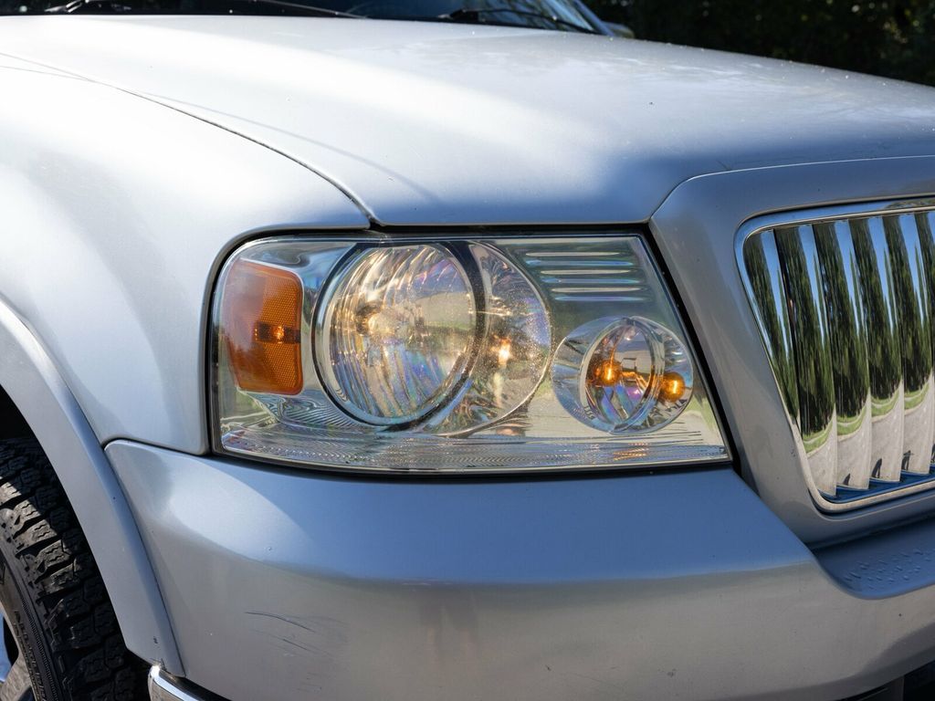 2006 Lincoln Mark LT Rare MARK LT, 4WD, Chrome Package - 22923282 - 15