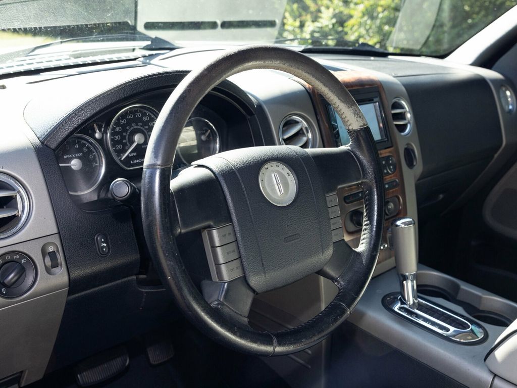 2006 Lincoln Mark LT Rare MARK LT, 4WD, Chrome Package - 22923282 - 21