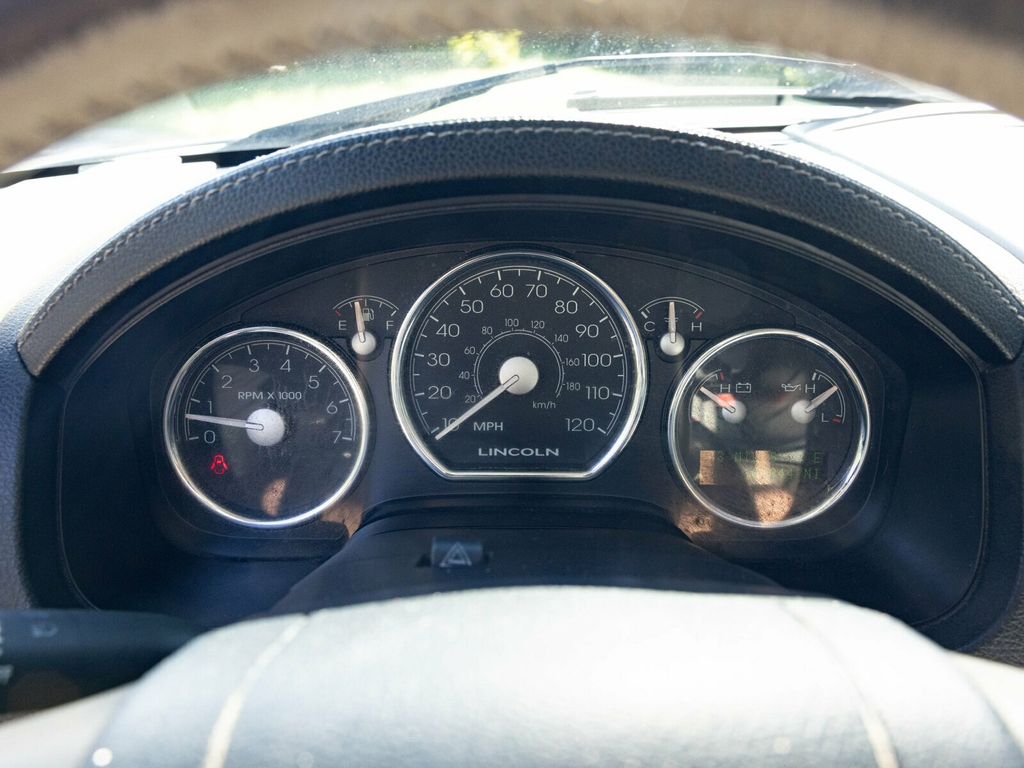 2006 Lincoln Mark LT Rare MARK LT, 4WD, Chrome Package - 22923282 - 26