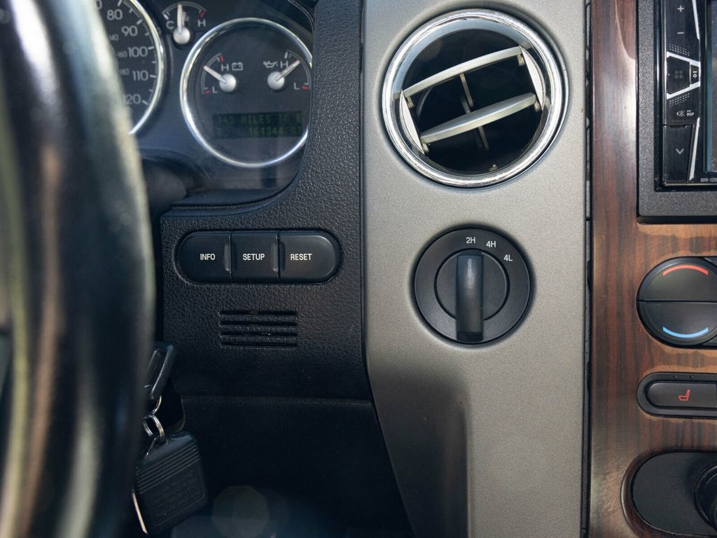 2006 Lincoln Mark LT Rare MARK LT, 4WD, Chrome Package - 22923282 - 30