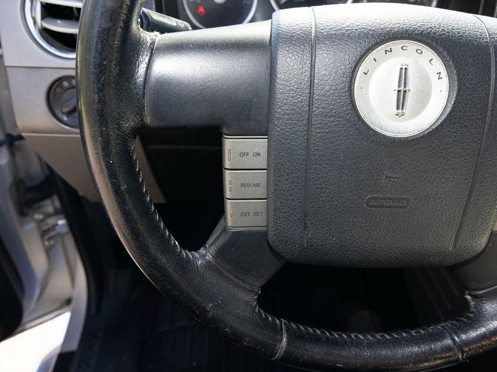 2006 Lincoln Mark LT Rare MARK LT, 4WD, Chrome Package - 22923282 - 31
