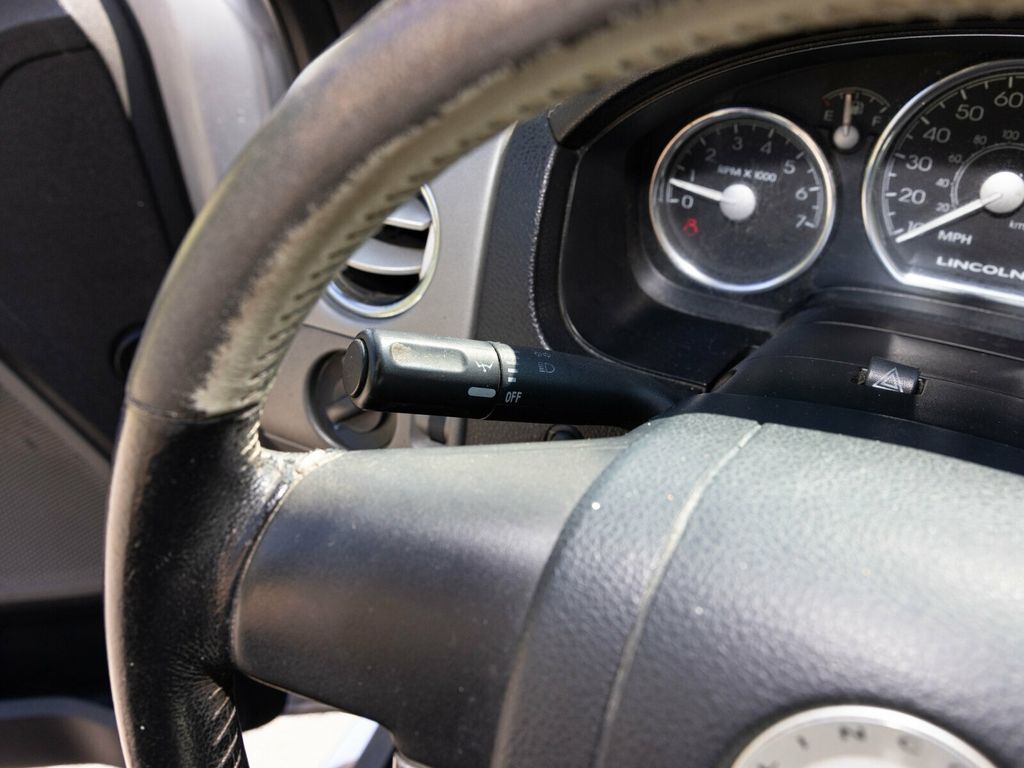 2006 Lincoln Mark LT Rare MARK LT, 4WD, Chrome Package - 22923282 - 32