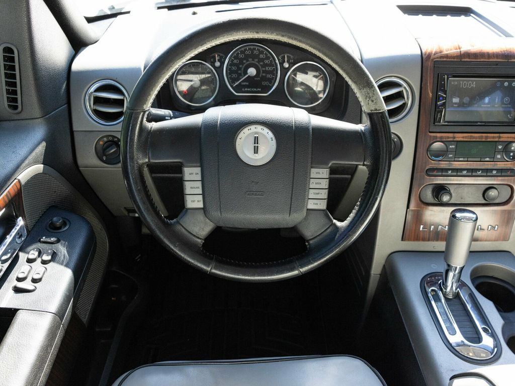 2006 Lincoln Mark LT Rare MARK LT, 4WD, Chrome Package - 22923282 - 36