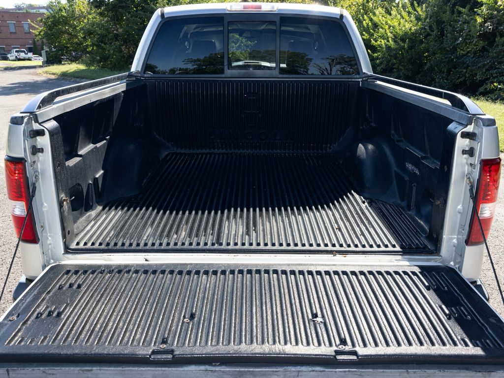 2006 Lincoln Mark LT Rare MARK LT, 4WD, Chrome Package - 22923282 - 43