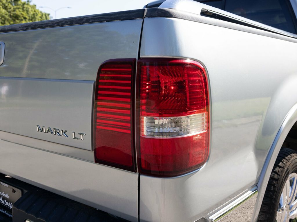 2006 Lincoln Mark LT Rare MARK LT, 4WD, Chrome Package - 22923282 - 44