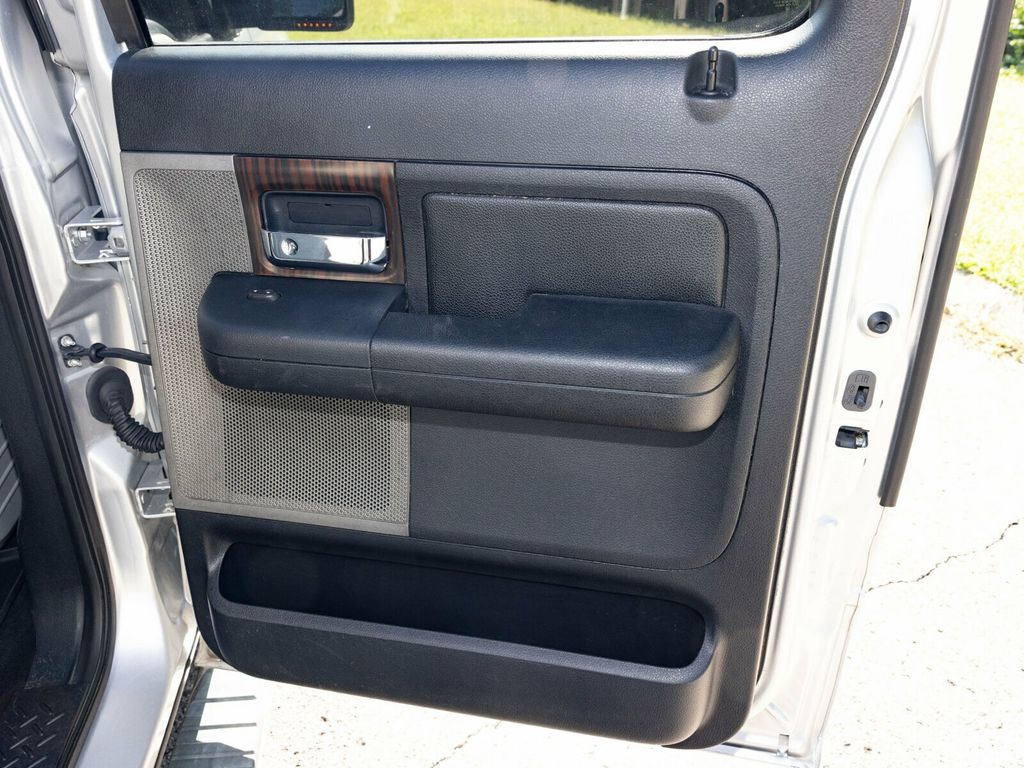 2006 Lincoln Mark LT Rare MARK LT, 4WD, Chrome Package - 22923282 - 49