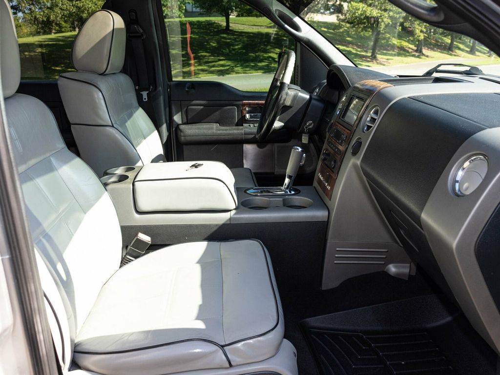 2006 Lincoln Mark LT Rare MARK LT, 4WD, Chrome Package - 22923282 - 54