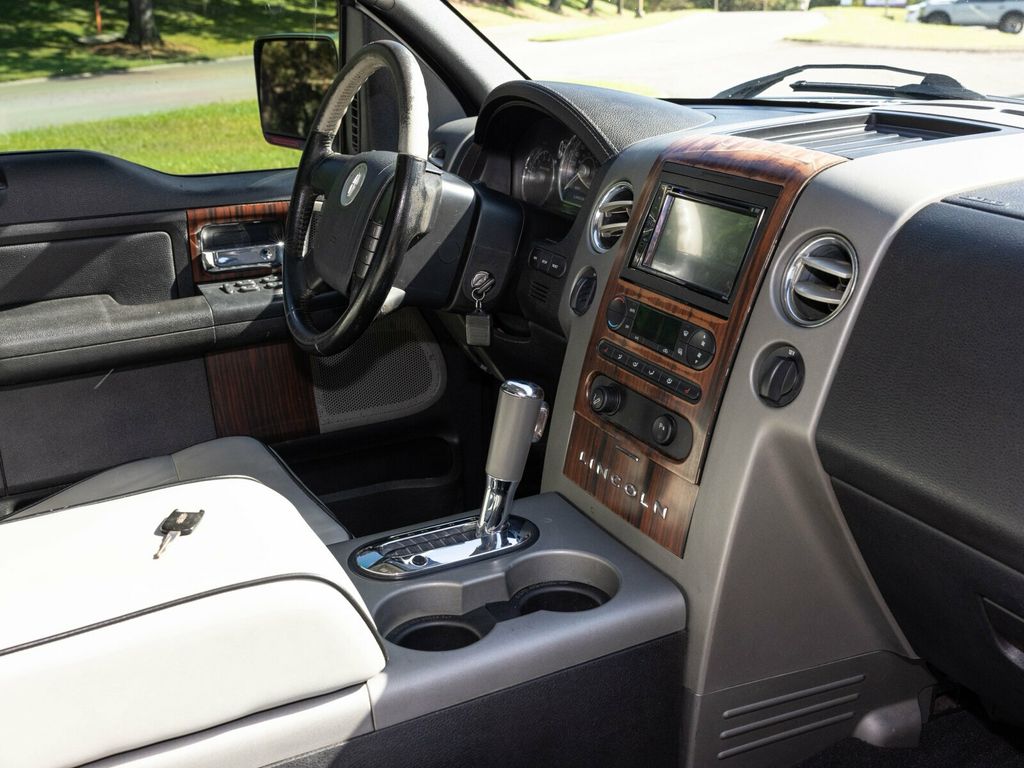 2006 Lincoln Mark LT Rare MARK LT, 4WD, Chrome Package - 22923282 - 55