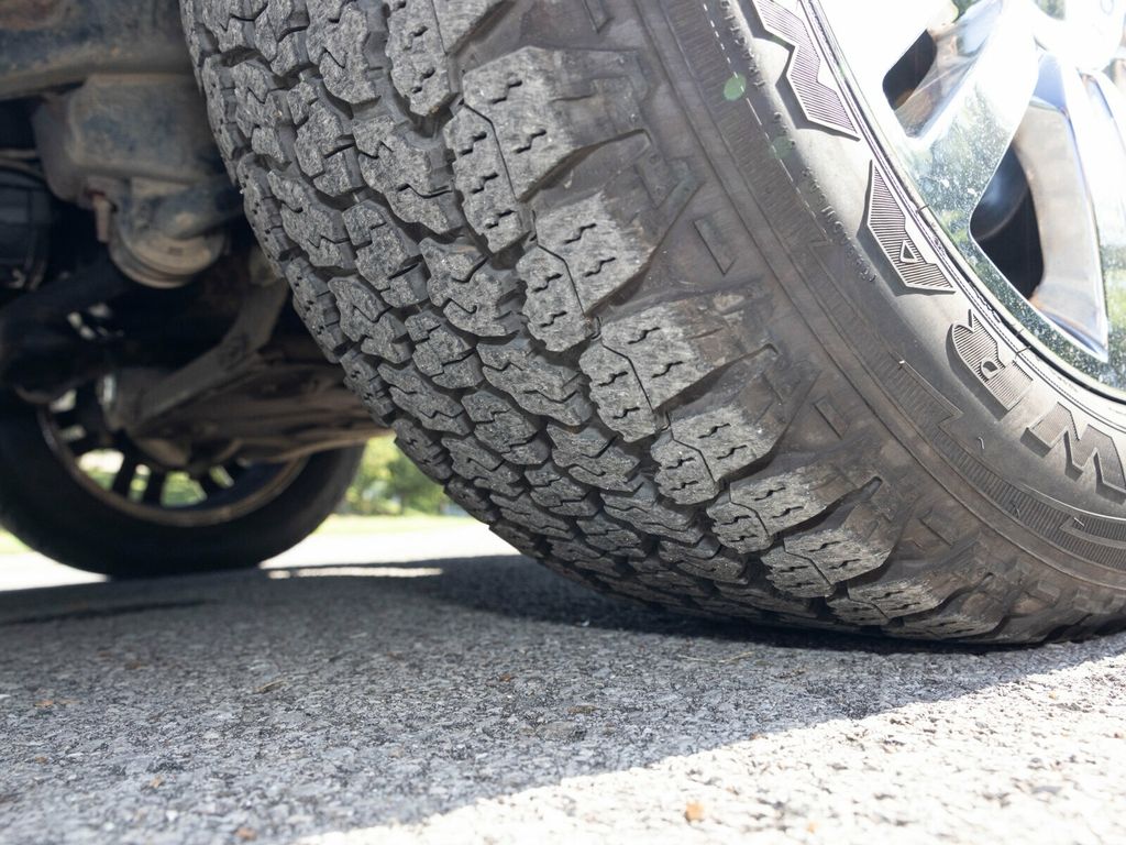 2006 Lincoln Mark LT Rare MARK LT, 4WD, Chrome Package - 22923282 - 59