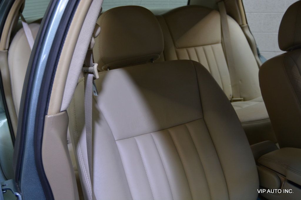 2006 Lincoln Town Car 4dr Sedan Signature - 22966151 - 13