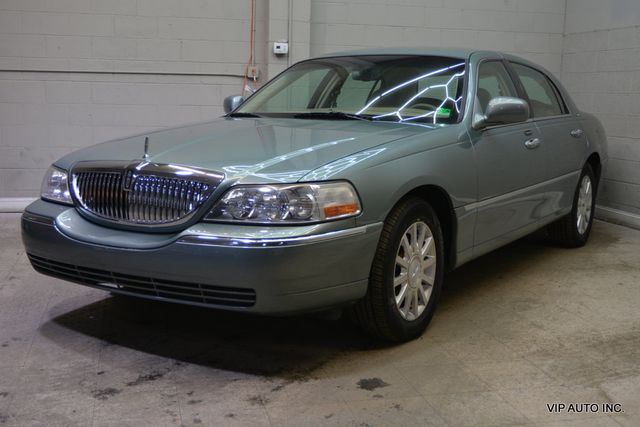 2006 Lincoln Town Car 4dr Sedan Signature - 22966151 - 1
