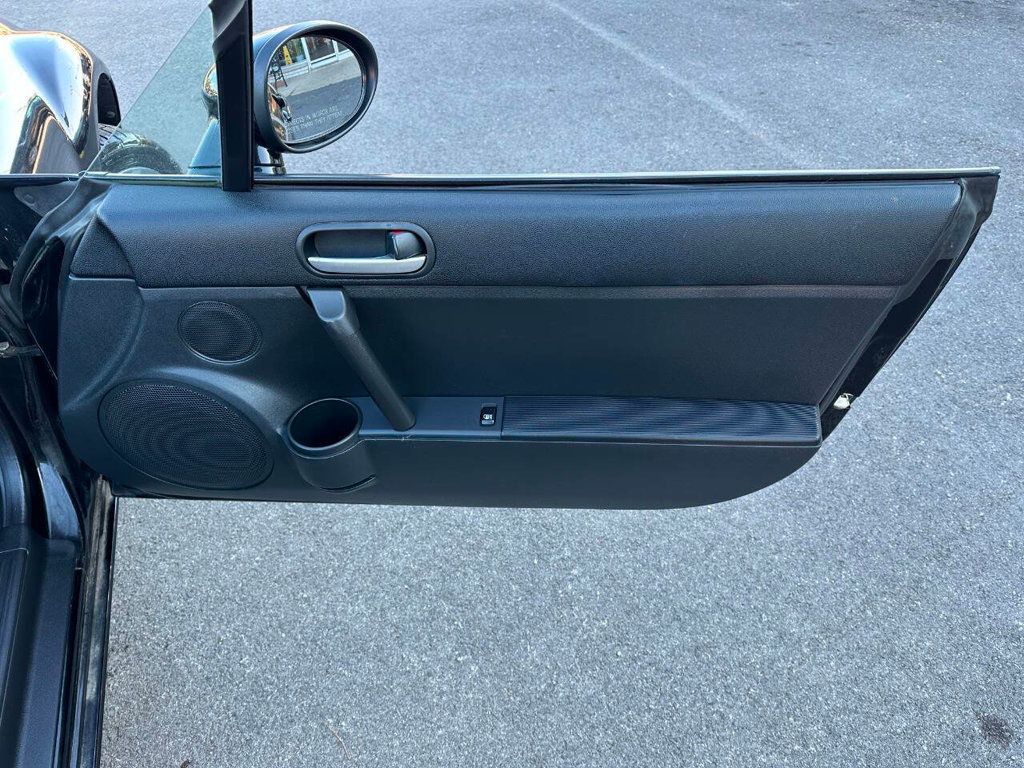 2006 Mazda MX-5 Miata 2dr Convertible Sport Automatic - 22923353 - 14