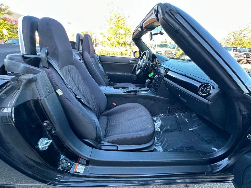 2006 Mazda MX-5 Miata 2dr Convertible Sport Automatic - 22923353 - 15