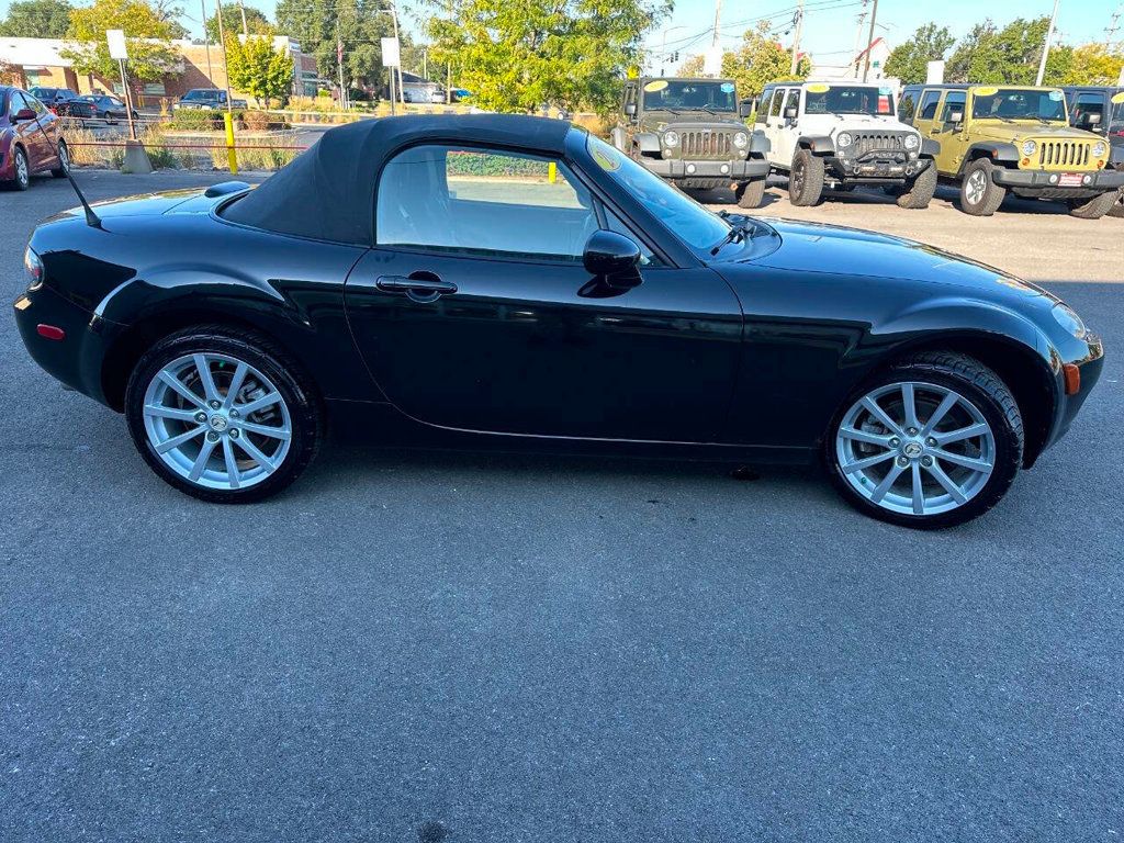 2006 Mazda MX-5 Miata 2dr Convertible Sport Automatic - 22923353 - 23