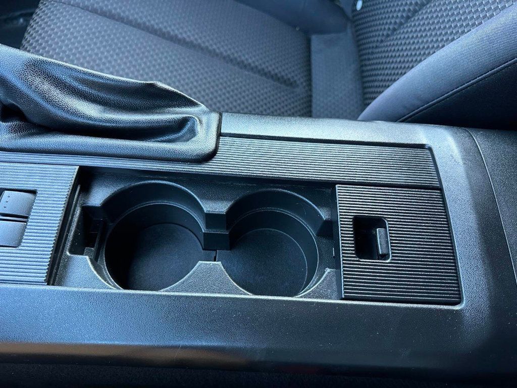 2006 Mazda MX-5 Miata 2dr Convertible Sport Automatic - 22923353 - 43