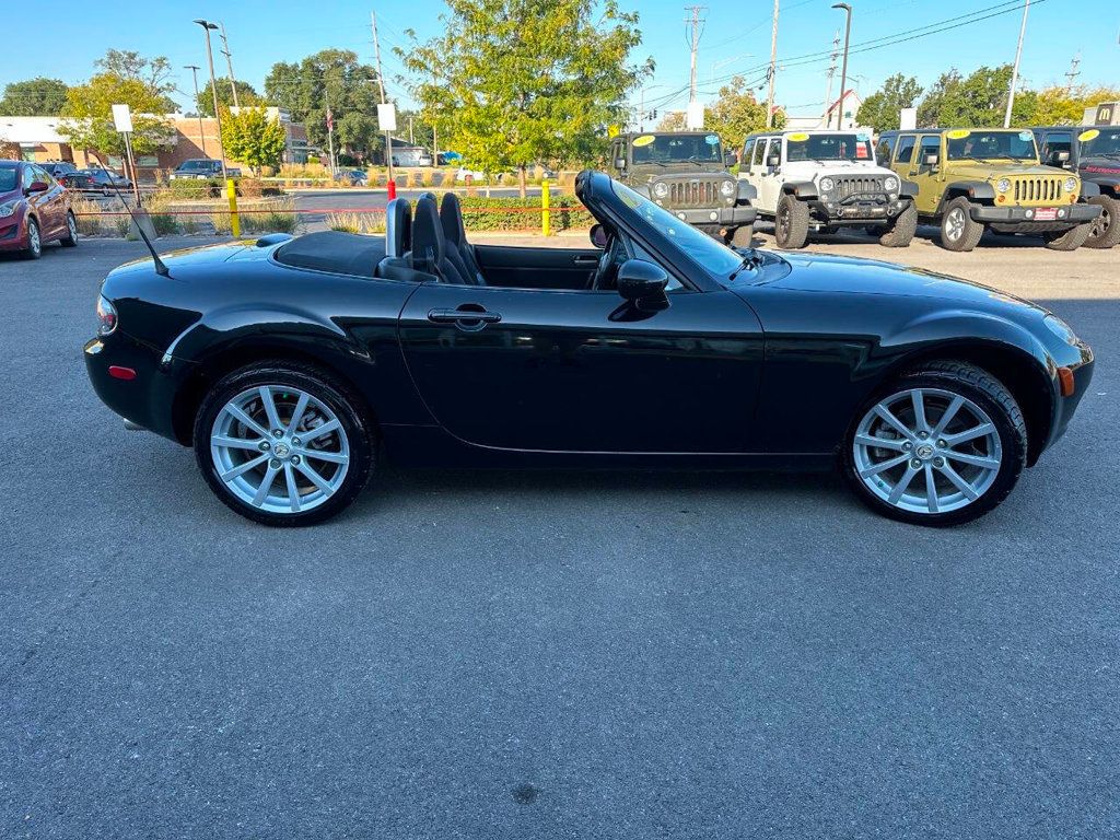 2006 Mazda MX-5 Miata 2dr Convertible Sport Automatic - 22923353 - 5
